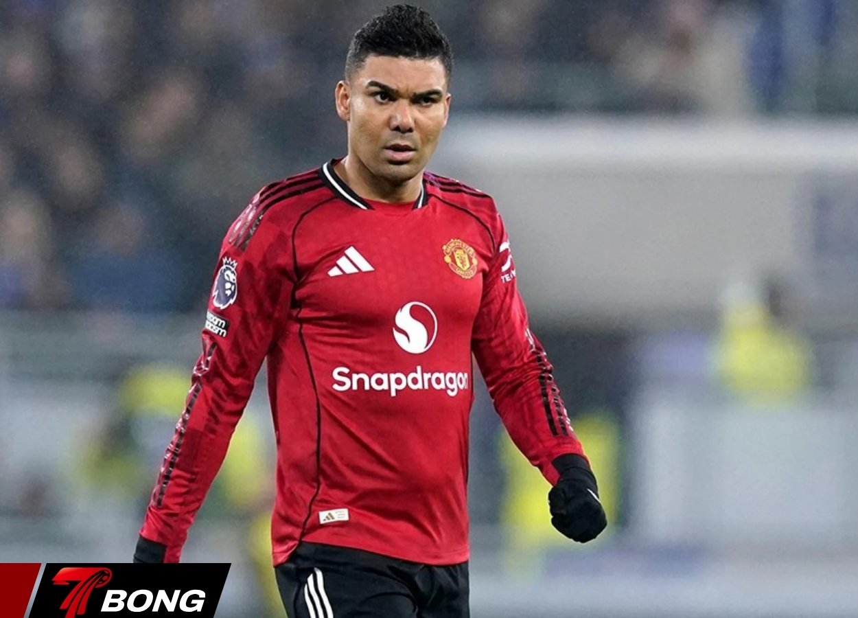 Manchester United chia tay Casemiro